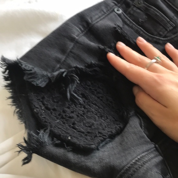 American Eagle Black denim shorts - Picture 3 of 4